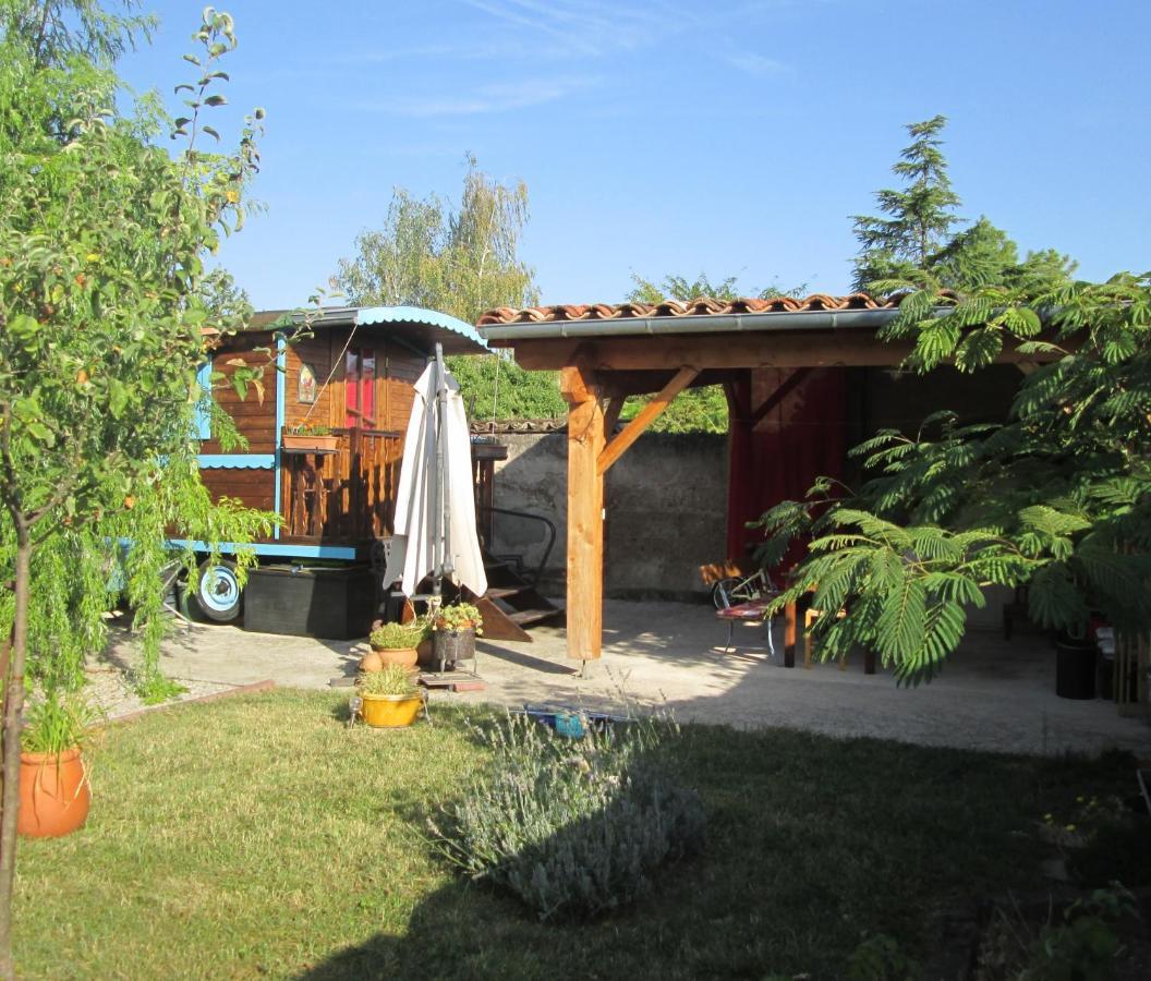 La Roulotte Des Carpates Hotel Gaillac Ngoại thất bức ảnh